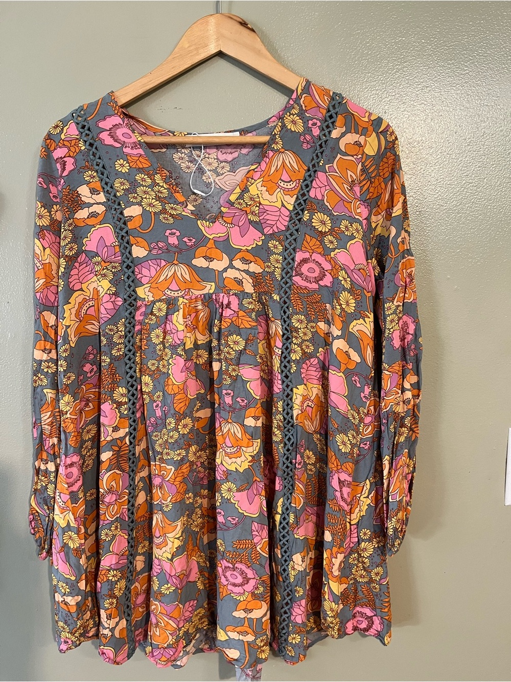 Rusty Floral Boho Blouse — Gray with Pink & Orange Flowers M New